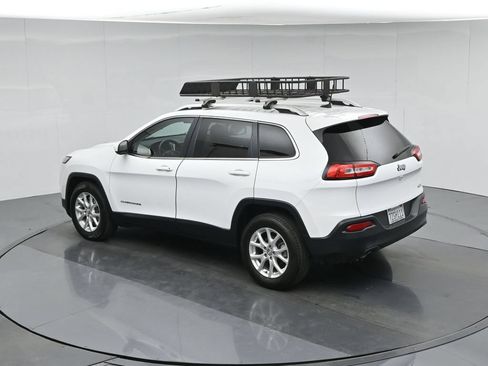 Used 2017 Jeep Cherokee Latitude FWD image 44