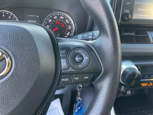 Used 2019 Toyota RAV4 LE w/ All Weather Liner Package AWD/4WD image 17