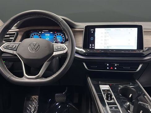 Used 2024 Volkswagen Atlas SEL AWD/4WD image 11