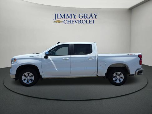 Used 2025 Chevrolet Silverado 1500 LT AWD/4WD image 2