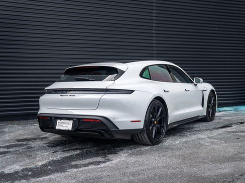 Certified 2023 Porsche Taycan GTS image 30
