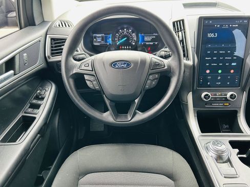 Used 2022 Ford Edge SE w/ Black Appearance Package image 12
