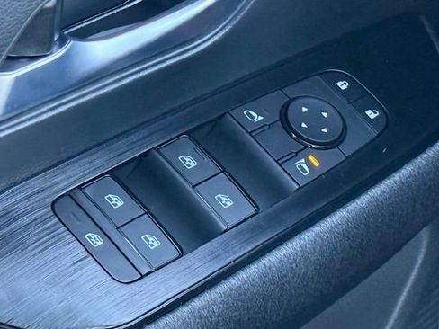 New 2025 Nissan Kicks SV w/ Illumination Package image 27