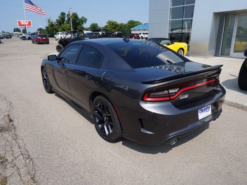Used 2022 Dodge Charger R/T w/ Plus Group RWD image 3