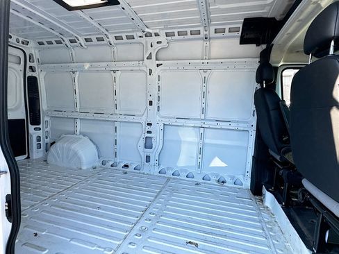 Used 2026 RAM ProMaster 2500 w/ Convenience Group FWD image 9