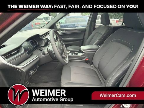 Used 2025 Jeep Grand Cherokee L Laredo w/ Luxury Tech Group I AWD/4WD image 26