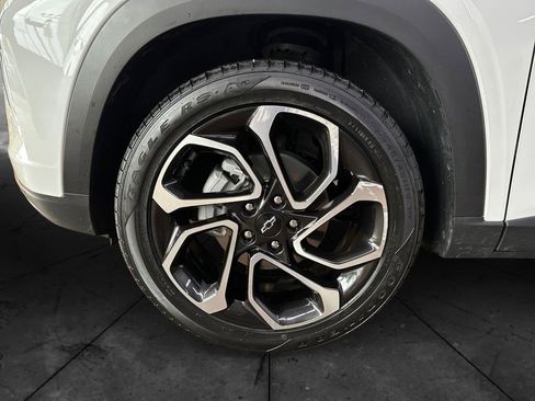 Used 2025 Chevrolet Trax RS w/ Sunroof Package FWD image 20