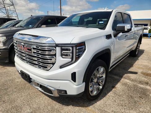 Used 2026 GMC Sierra 1500 Denali w/ Denali Reserve Package AWD/4WD image 3