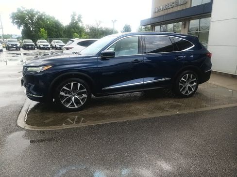 Used 2024 Acura MDX SH-AWD w/ Technology Package image 3