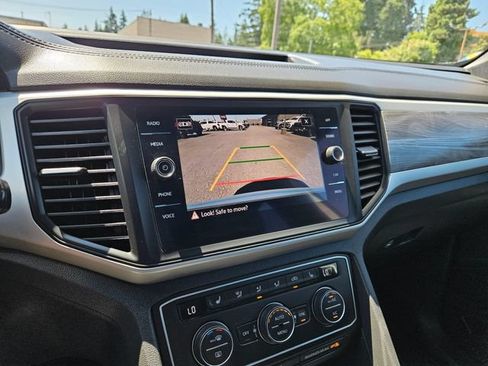 Used 2021 Volkswagen Atlas Cross Sport SE w/ Panoramic Sunroof Package FWD image 37