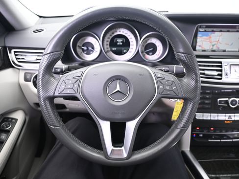 Used 2015 Mercedes-Benz E 400 E 400 image 36