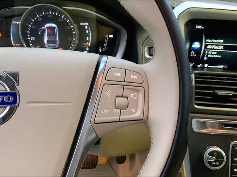 Used 2016 Volvo XC60 T5 Platinum image 24