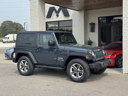 Used 2018 Jeep Wrangler Sport image 16