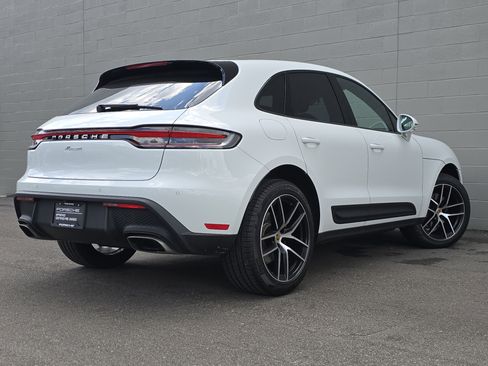 Certified 2026 Porsche Macan AWD/4WD image 9
