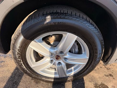 Used 2014 Porsche Cayenne Platinum Edition image 46