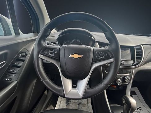 Used 2022 Chevrolet Trax LT w/ Driver Confidence Package AWD/4WD image 12