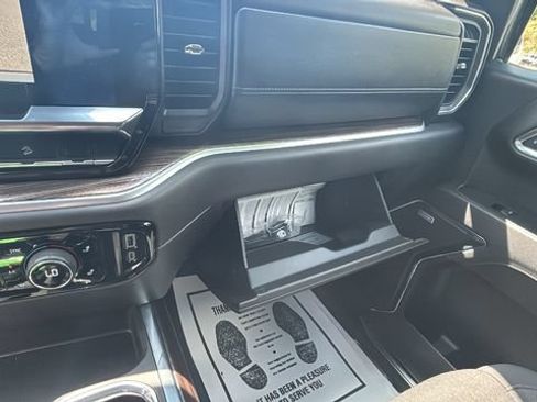 Used 2025 Chevrolet Silverado 1500 LT Trail Boss w/ Convenience Package II AWD/4WD image 19