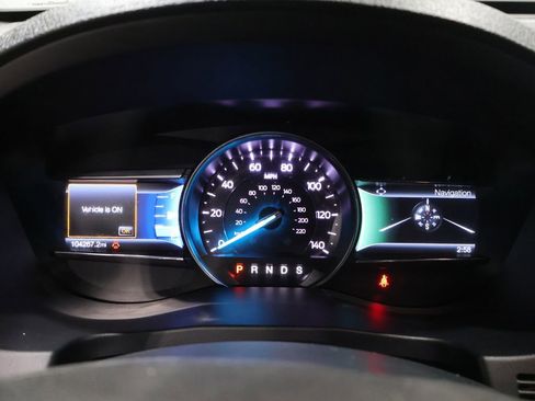 Used 2018 Ford Explorer XLT w/ Equipment Group 202A AWD/4WD image 42