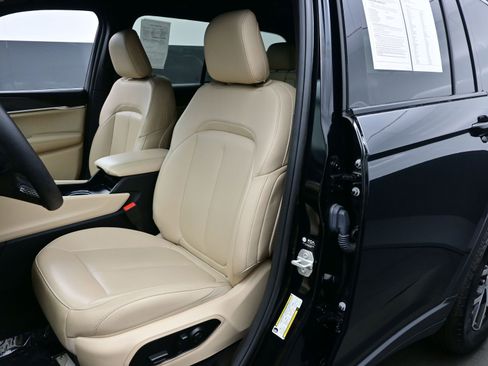 Used 2024 Jeep Grand Cherokee Limited image 13