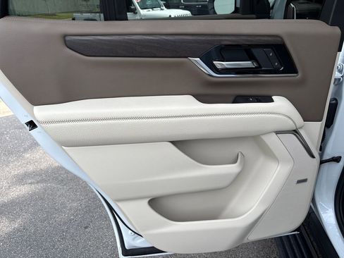 New 2026 GMC Yukon Denali AWD/4WD image 39