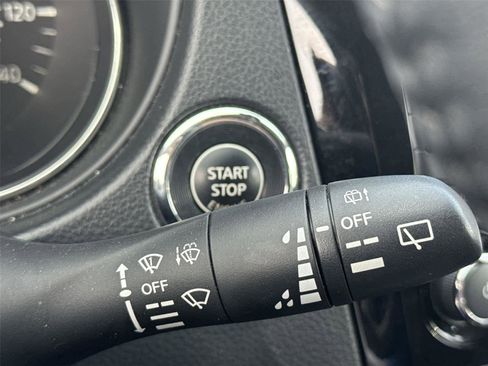 Used 2020 Nissan Rogue SV image 20