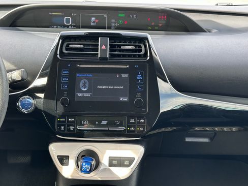 Used 2018 Toyota Prius Two image 29