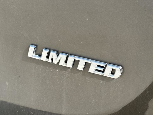 Used 2015 Toyota RAV4 Limited w/ Outdoor Package FWD image 10