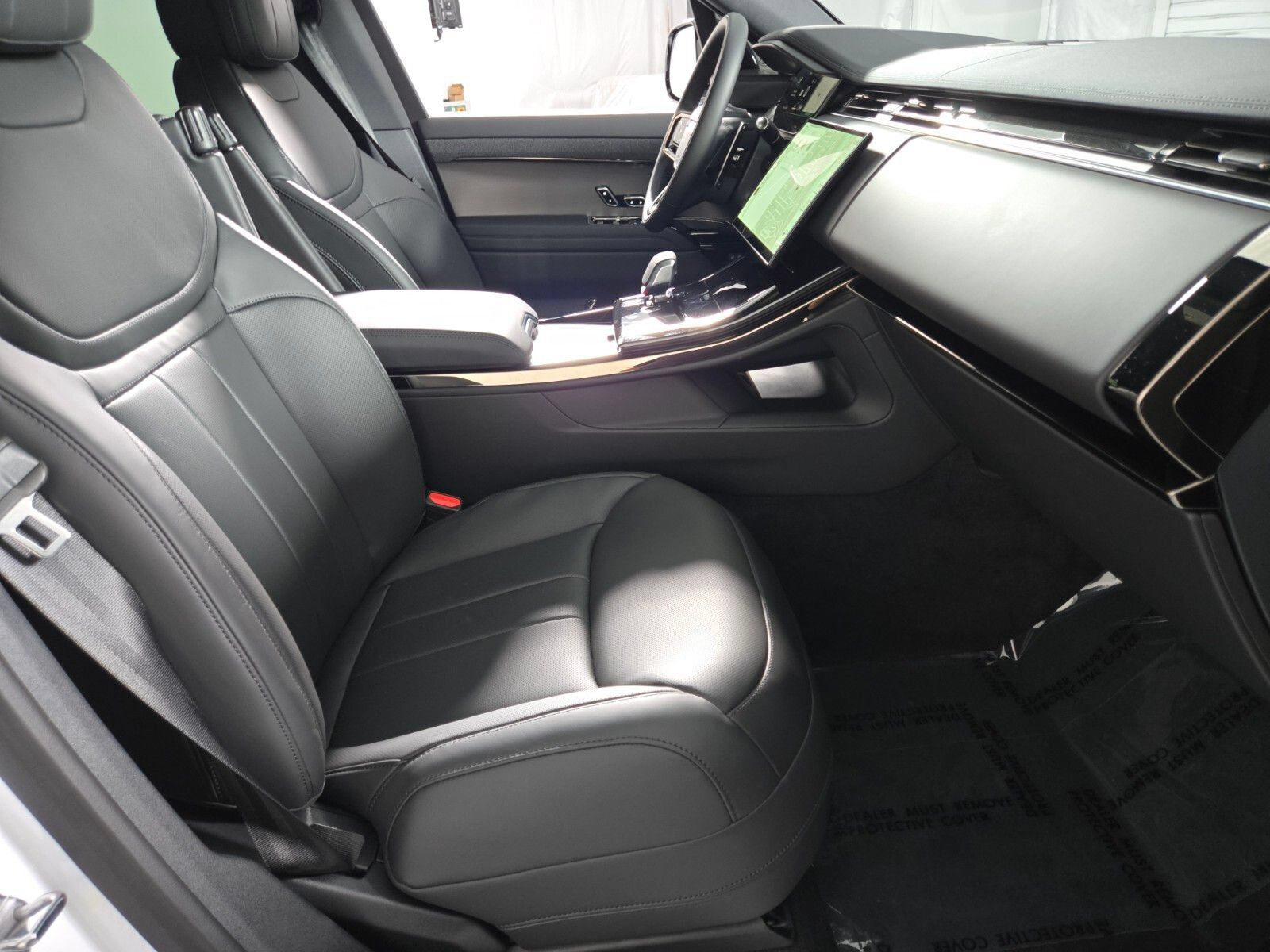 New 2026 Land Rover Range Rover Sport Dynamic SE AWD/4WD image 3