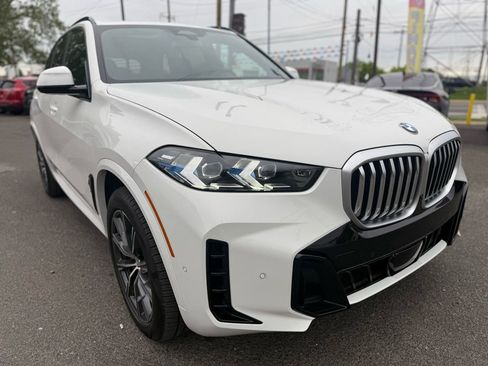 Used 2025 BMW X5 xDrive40i AWD/4WD image 3