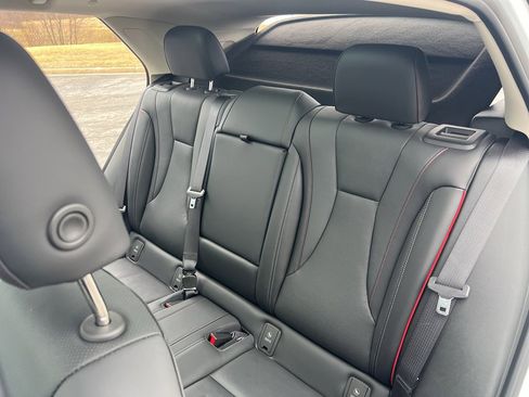 Used 2023 Buick Envision Essence w/ Technology Package I image 39