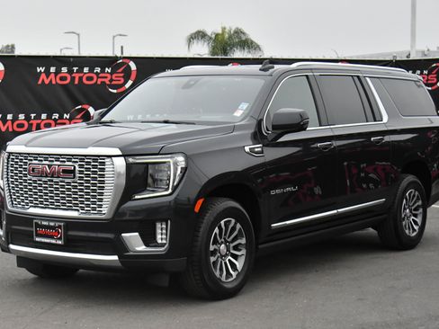 Used 2023 GMC Yukon XL Denali image 3