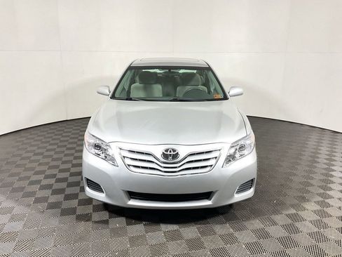 Used 2011 Toyota Camry LE image 5