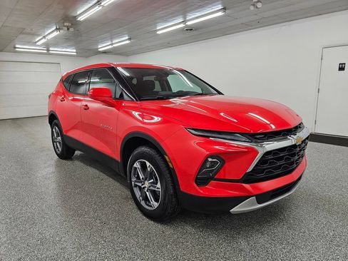 Used 2026 Chevrolet Blazer LT FWD image 3