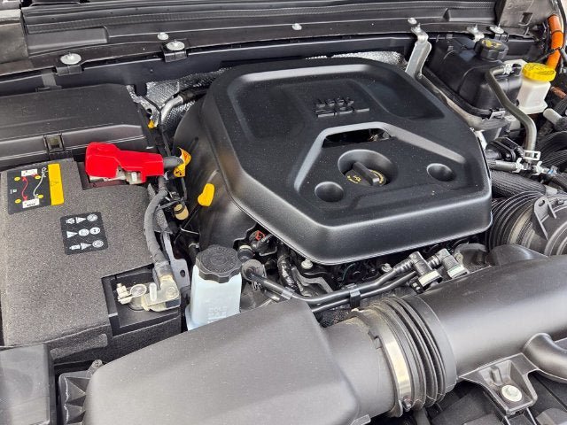 Used 2025 Jeep Wrangler Unlimited Sahara AWD/4WD image 21