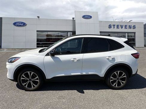 Certified 2022 Ford Escape SEL AWD/4WD image 3