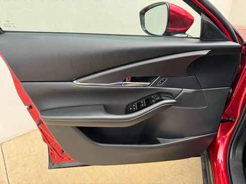 Used 2025 MAZDA CX-30 AWD 2.5 S w/ Preferred Package image 12