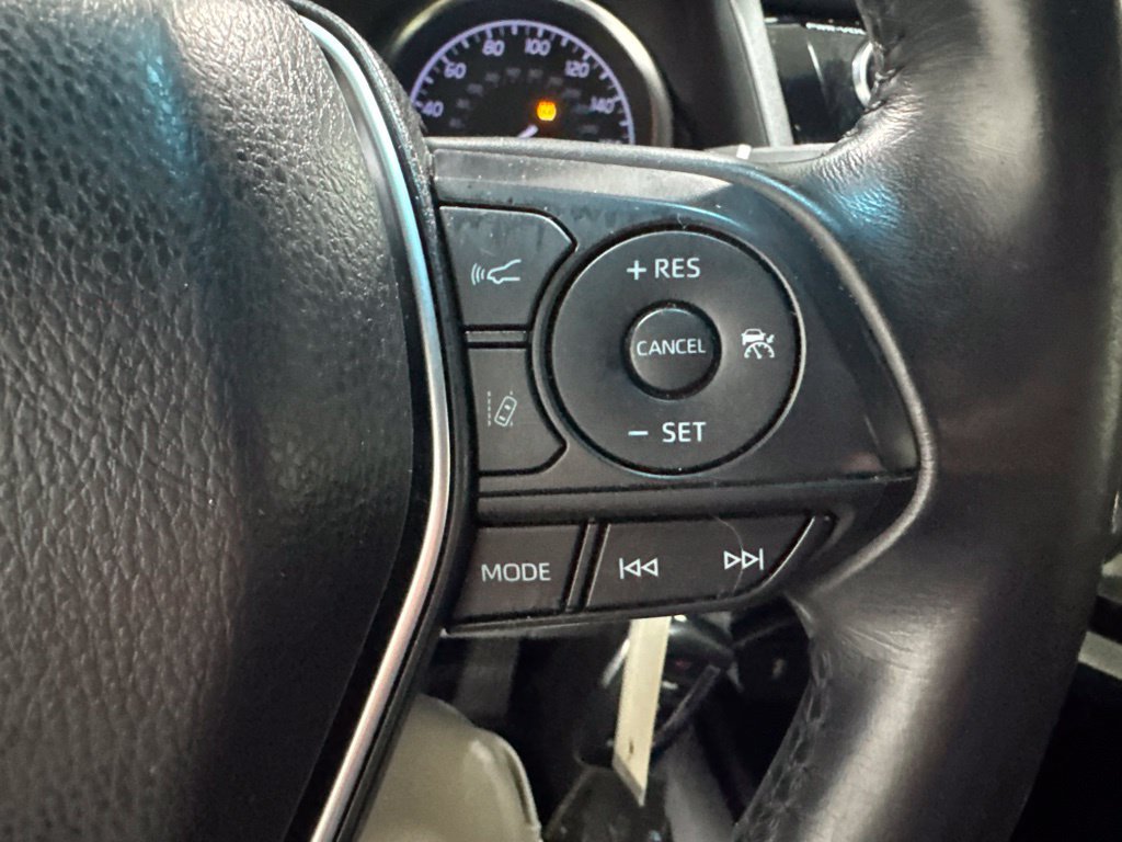 Used 2018 Toyota Camry SE FWD image 16