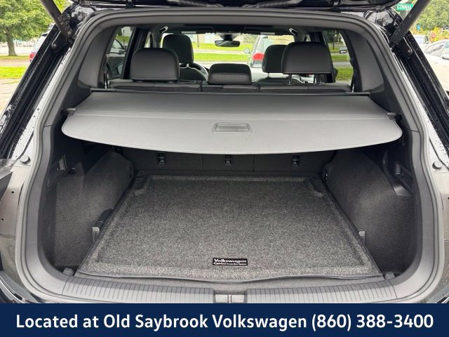 Certified 2024 Volkswagen Tiguan SE R-Line AWD/4WD image 20