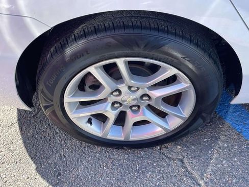 Used 2014 Chevrolet Malibu LT w/ Power Convenience Package FWD image 9