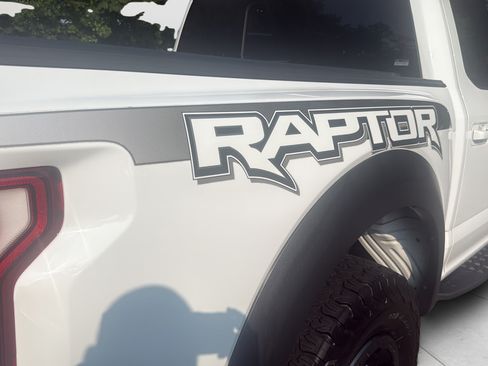 Used 2018 Ford F150 Raptor w/ Equipment Group 802A Luxury AWD/4WD image 31