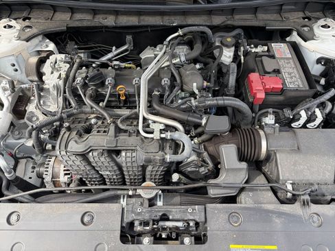 Used 2025 Nissan Altima 2.5 SR image 32