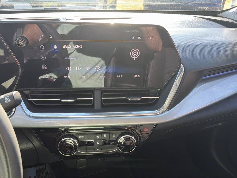 Used 2024 Chevrolet Trax LT FWD image 15