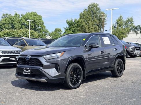 Used 2024 Toyota RAV4 XSE AWD/4WD image 5