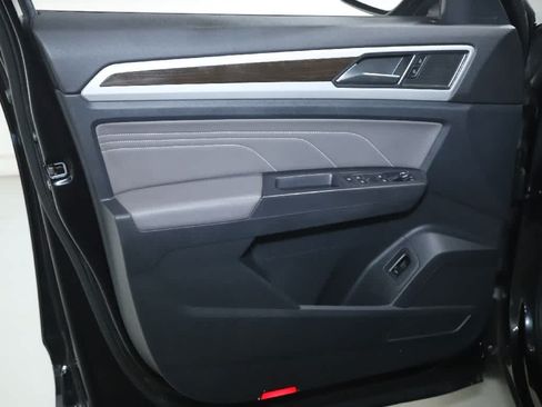 Used 2021 Volkswagen Atlas SE w/ Panoramic Sunroof Package AWD/4WD image 17