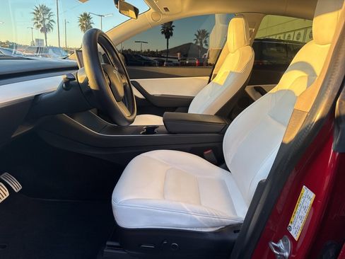 Used 2021 Tesla Model Y Performance image 13