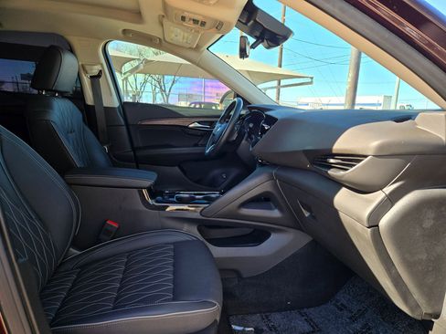 Used 2023 Buick Envision Avenir image 28