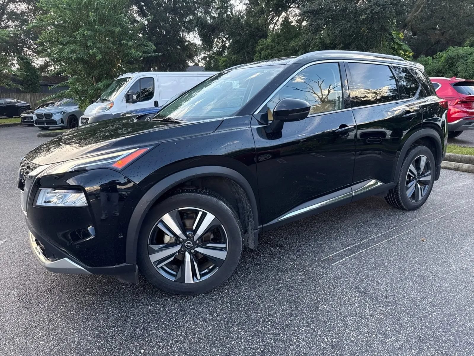 Used 2023 Nissan Rogue Platinum FWD image 4