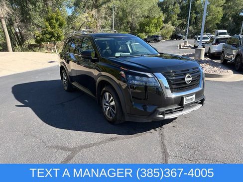 Used 2025 Nissan Pathfinder SL AWD/4WD image 1
