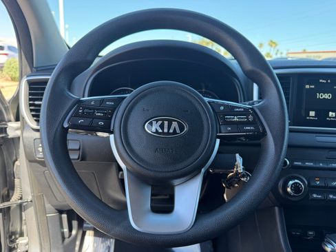 Used 2021 Kia Sportage LX AWD/4WD image 13