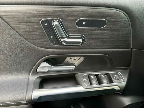 Certified 2025 Mercedes-Benz GLB 250 image 13